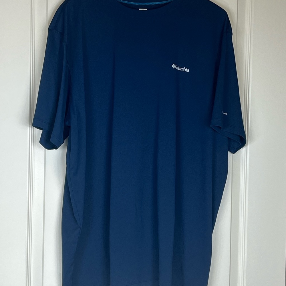 Columbia Men's Blue Shirt
